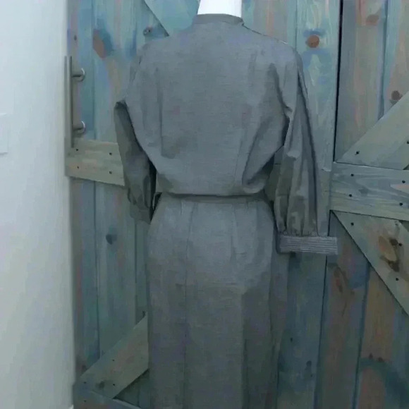 Vintage 1950s Day Dress Grey Pintuck Button Down Belted Rhinestone Button - Picture 6 of 10